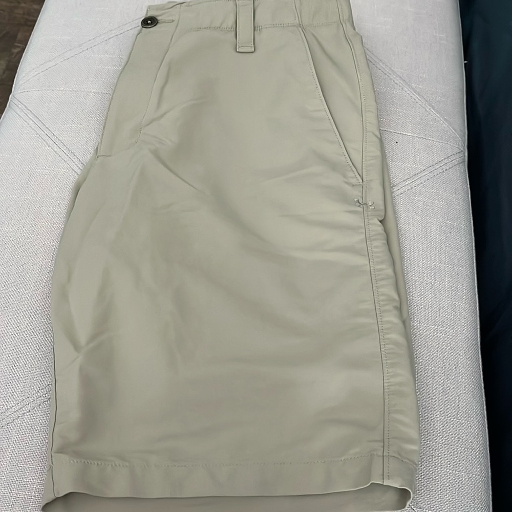 Under Armour Heatgear loose fit shorts.